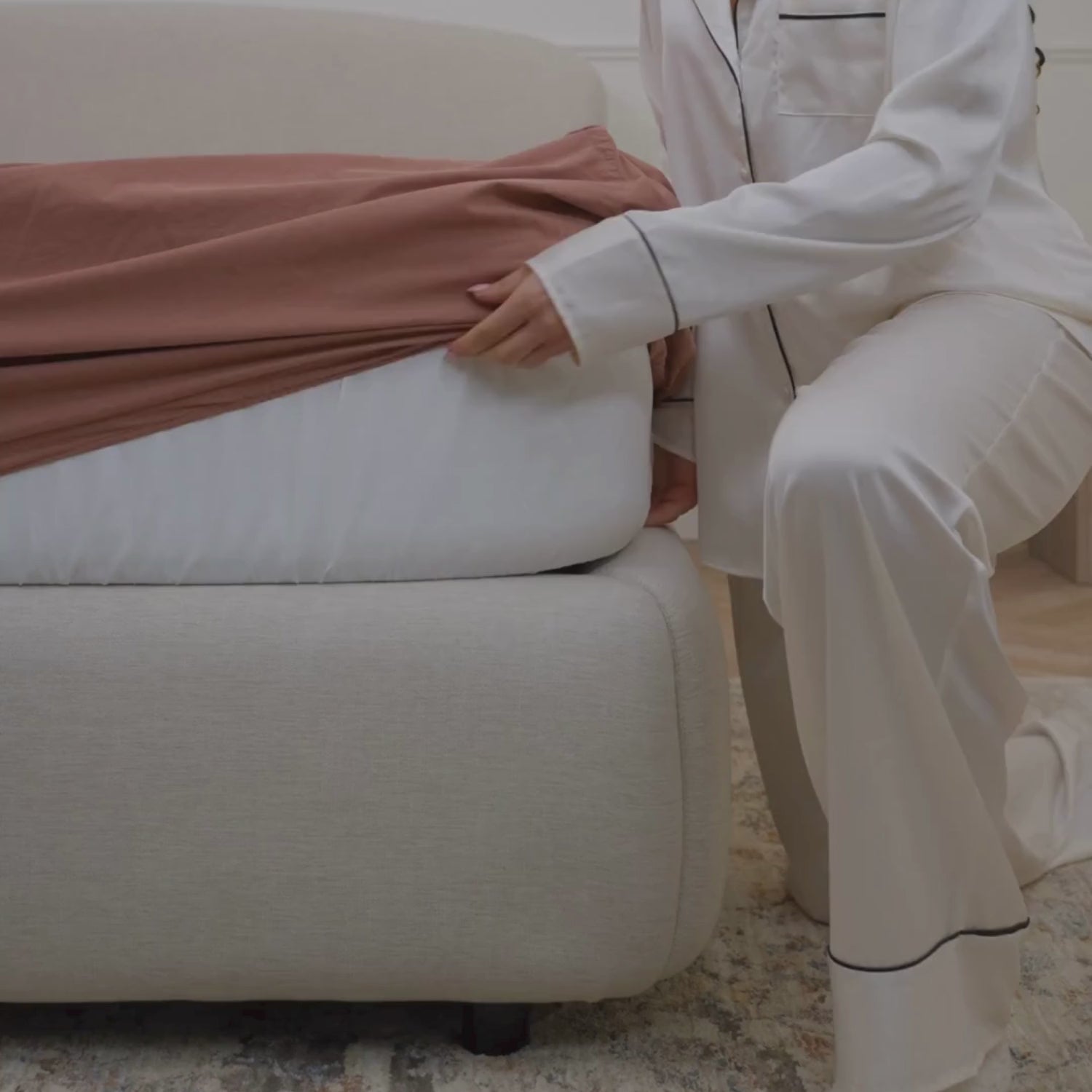 Load video: Percale Fitted Sheet